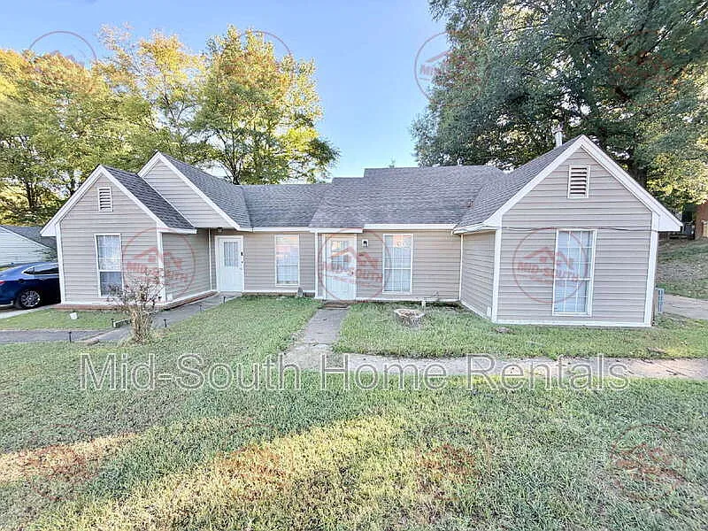 3 bed, 2.0 bath, 1083 sqft, $1,195 — Photo 2