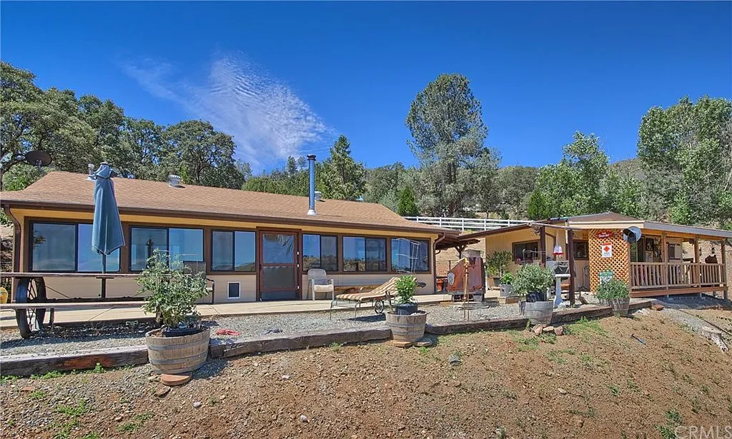 5821 W Whitlock Rd photo 1