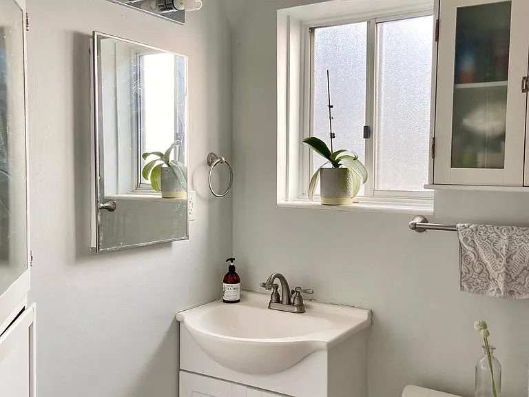 2061 Thomas Ave — Photo 10