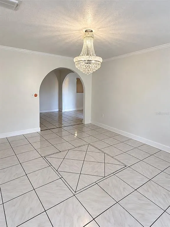 4 bed, 1.5 bath, 1175 sqft, $2,400 — Photo 2