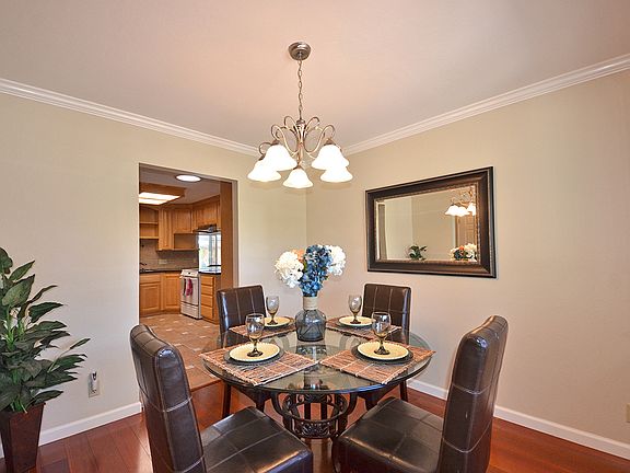4th image of 529 Canton Dr