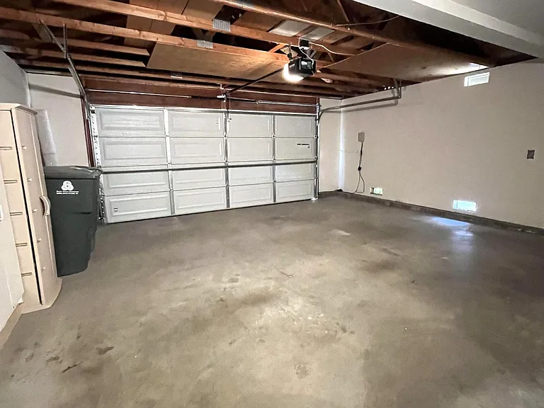 1936 Hillock Ct — Photo 15