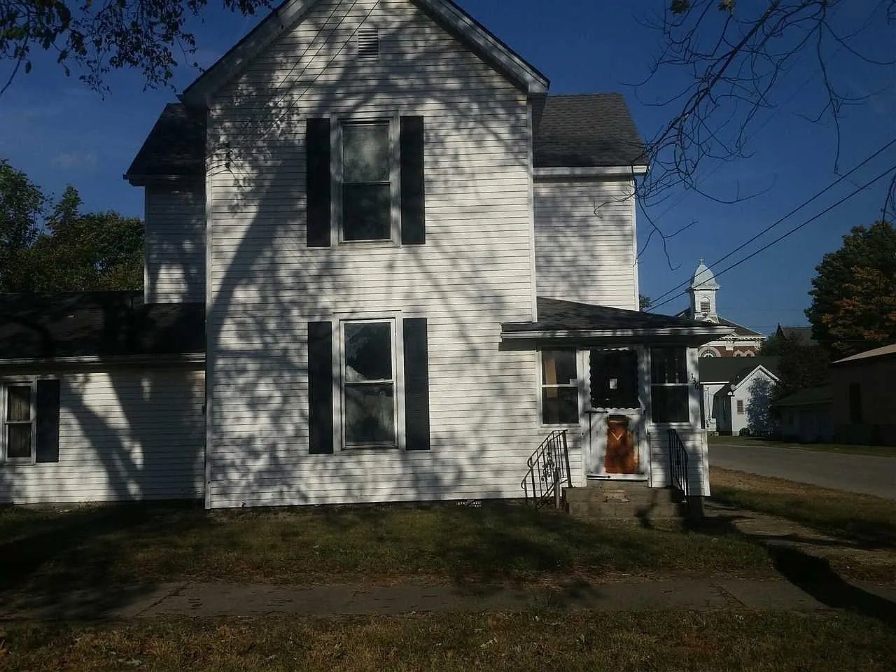 136 E Swartzel Ave photo 1