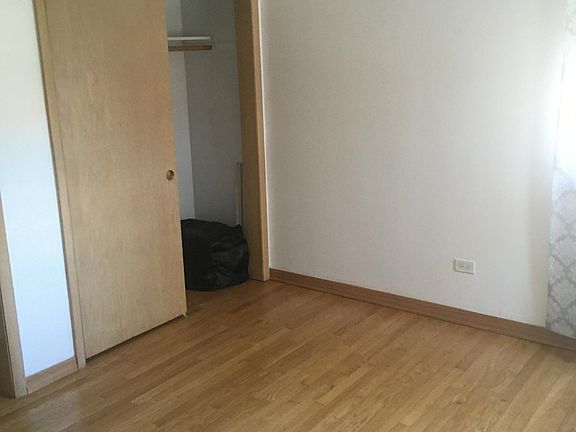 3rd image of 3150 N Odell Ave