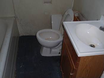 4th image of 1201 Oakley St