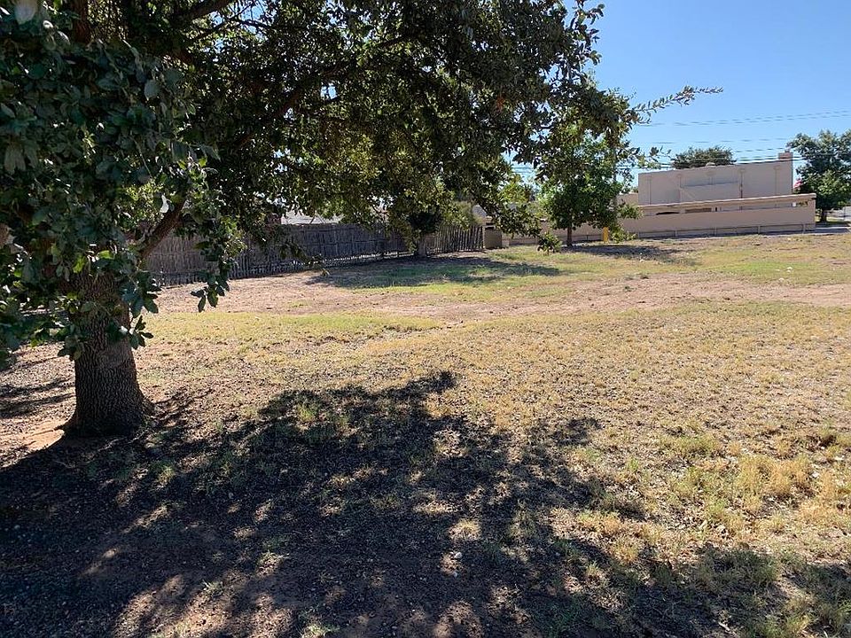 1st image of 1011 W Texas Ave