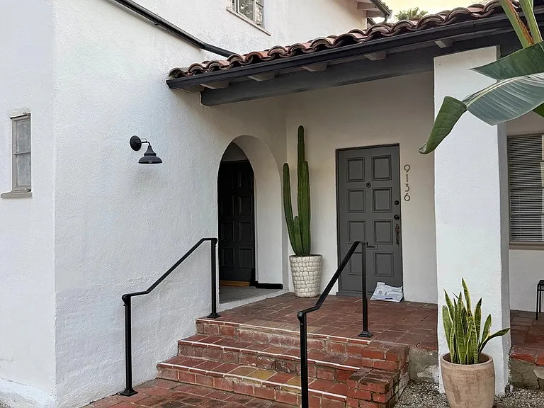 9122 Beverly Blvd #9122 — Photo 1