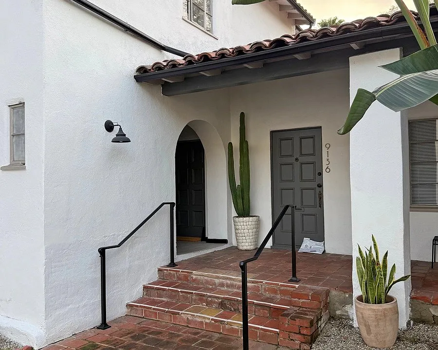 9122 Beverly Blvd #9122