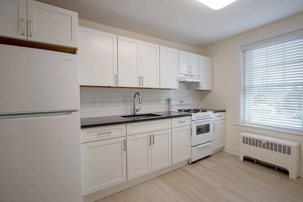 139 Partition St — Photo 2