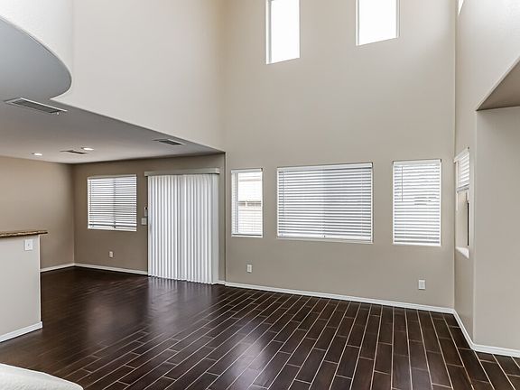 5th image of 953 Grand Cerritos Ave