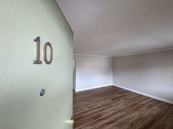 2nd image of 524 E 17th St #10