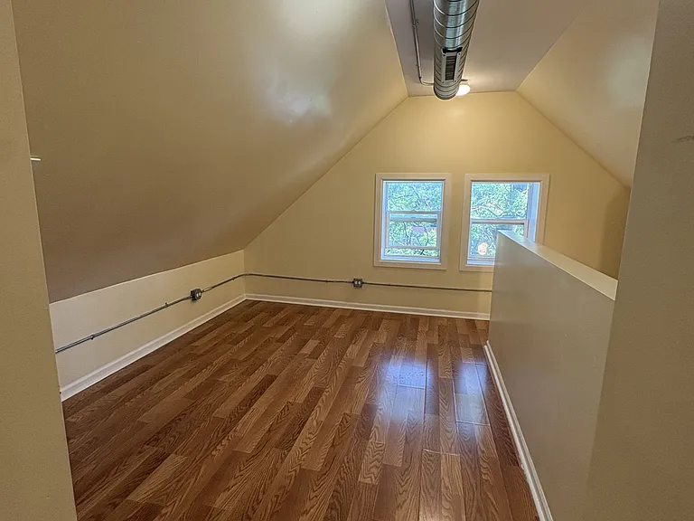 712 W 17th St #3 — Photo 3
