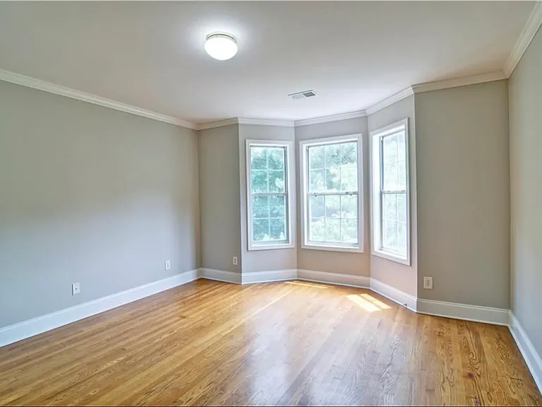 542 Parkstone Ln — Photo 16