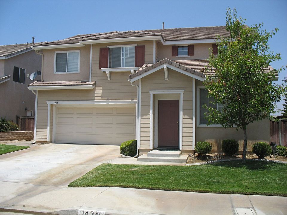 IMMACULATE SYCAMORE HIGHLANDS HOME