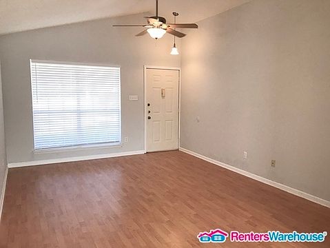 2nd image of 1015 E Yager Ln Unit 128