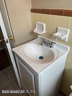 2nd image of 2117 Spring Park Rd APT 4