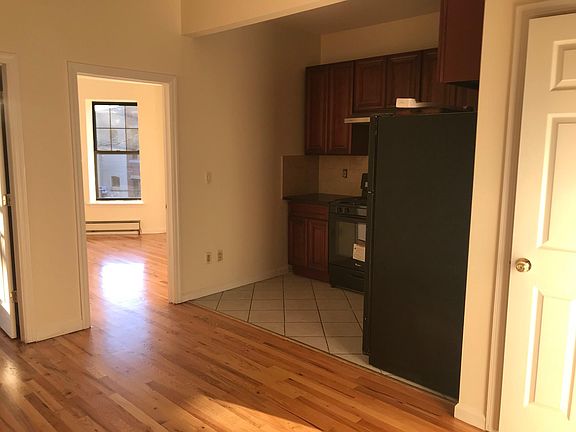 4th image of 7155 69th St #2