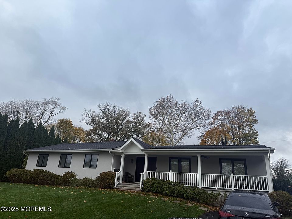 2nd image of 884 Red Oaks Dr