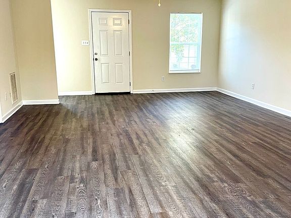 3rd image of 2305 Settlers Ridge Ln