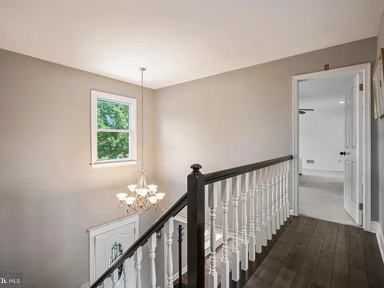5 Robert Dr — Photo 17