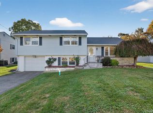 223 Margo St, New Windsor, NY 12553