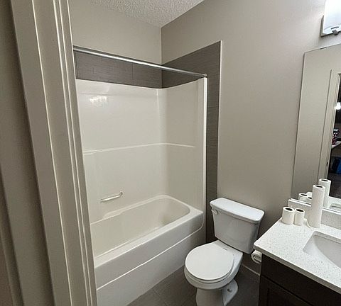 5th image of 1004 Rosenthal Blvd NW