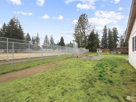 5th image of 16916 12th Avenue Ct E