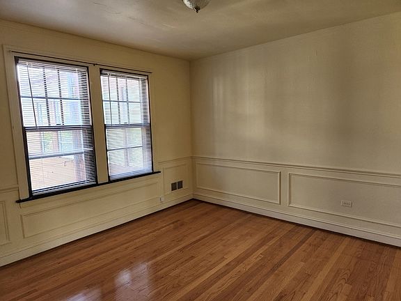 4th image of 5801 N Richmond St