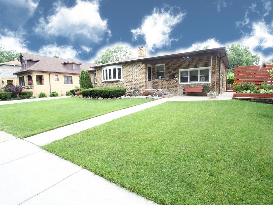 1st image of 926 Woodlawn Ave