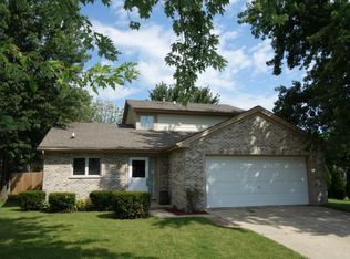 29W740 Hurlingham Dr, Warrenville, IL 60555