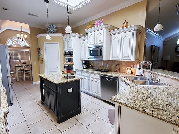 5th image of 5804 Lincoln Green Ct