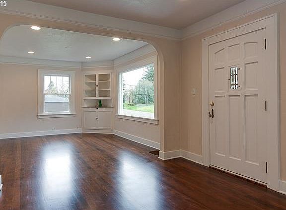 3rd image of 3408 NE 39th St