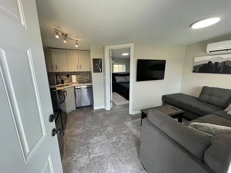 1066 Irving St — Photo 5