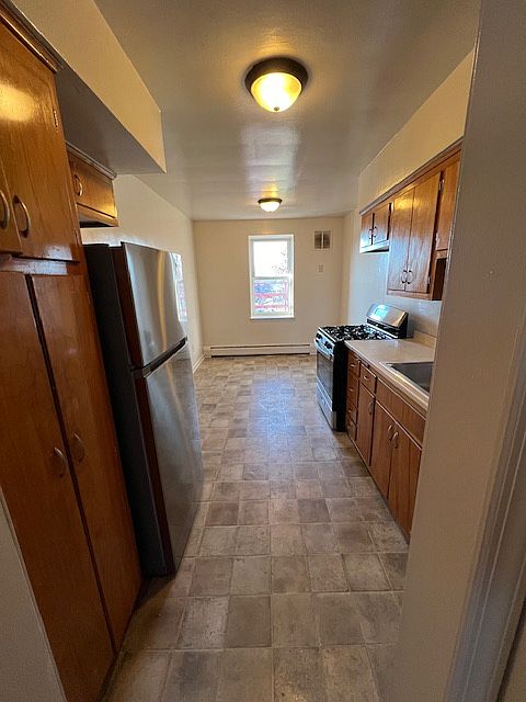 2nd image of 489 Essex St