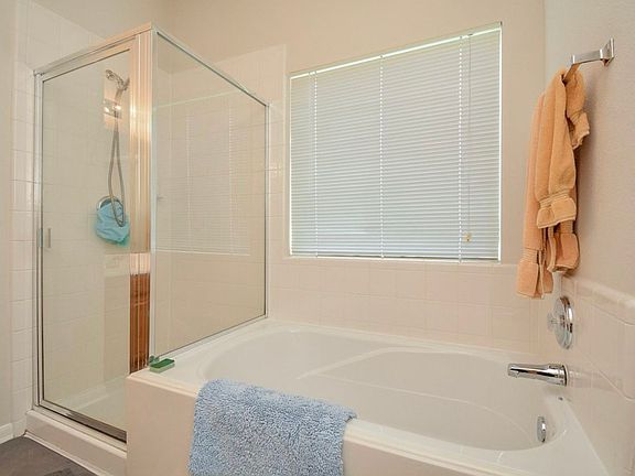 5th image of 2908 Gladespring Ln