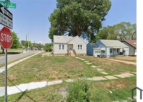 3222 Taylor St — Photo 1