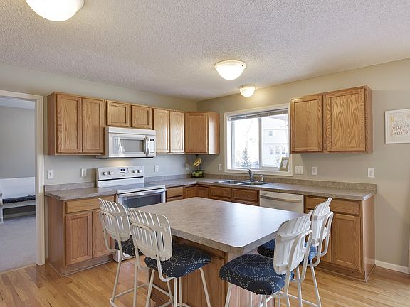 5th image of 1960 Moccasin Dr