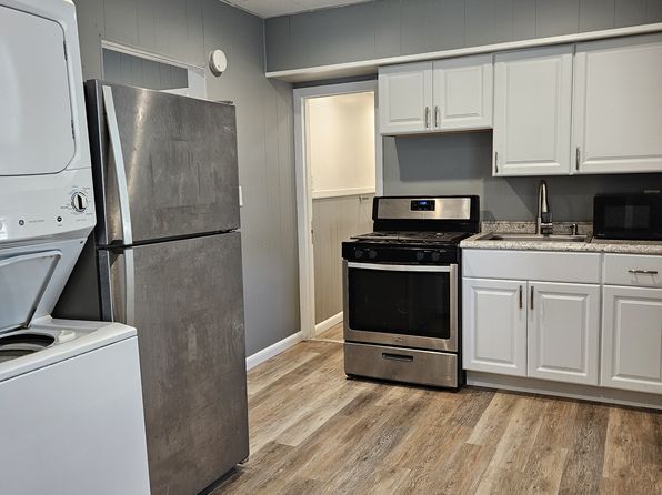 121 Powell St APT 3