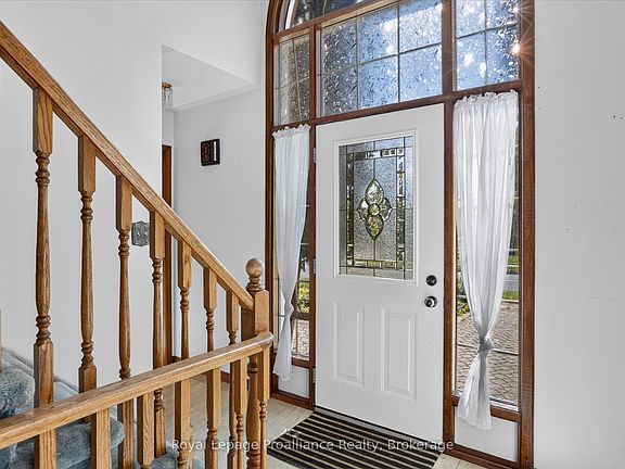 4th image of 1664 Forster Ave
