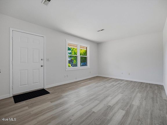 3rd image of 122 Candlewood Drive
