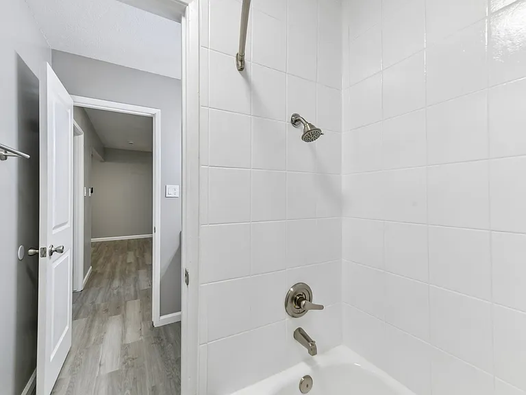 I Street Apartments — Photo 35