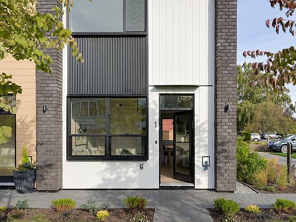 3rd image of 2100 Allenby St #2