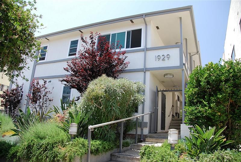 1st image of 1929 Tamarind Ave APT 6