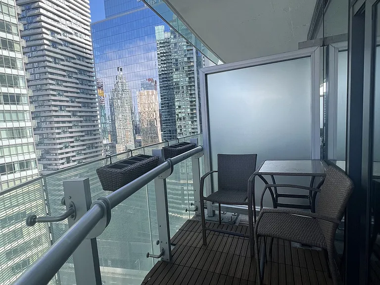 14 York St #2511 — Photo 13