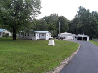 189 Leatherwood Lake Rd, Stewart, TN 37175