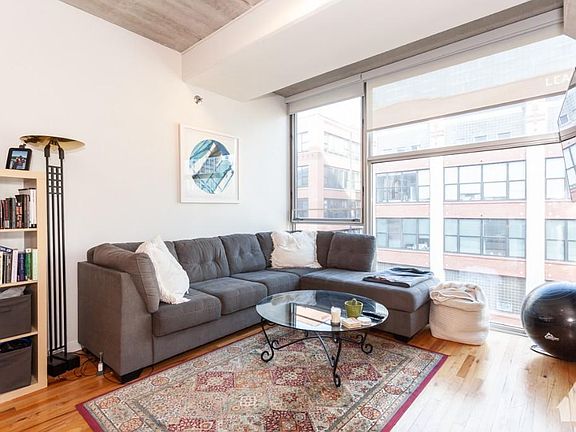 4th image of 630 N Franklin St APT 600