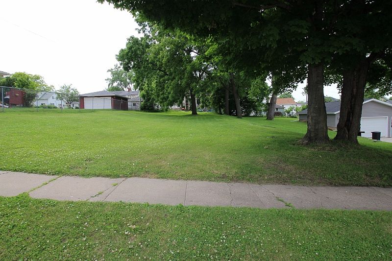 1st image of 308 S Olive St