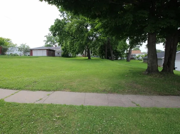 308 S Olive St, Maquoketa, IA 52060