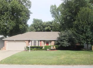 920 S Coach Light Ave, Springfield, MO 65802