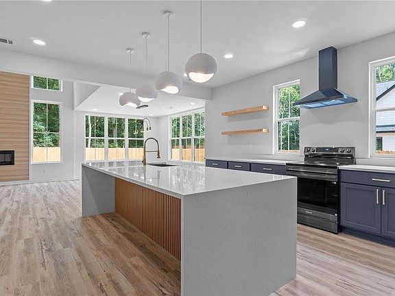 3rd image of 5416 Summerfield Dr
